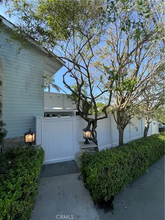 $13,500 | 952 2nd Street, Manhattan Beach, CA 90266