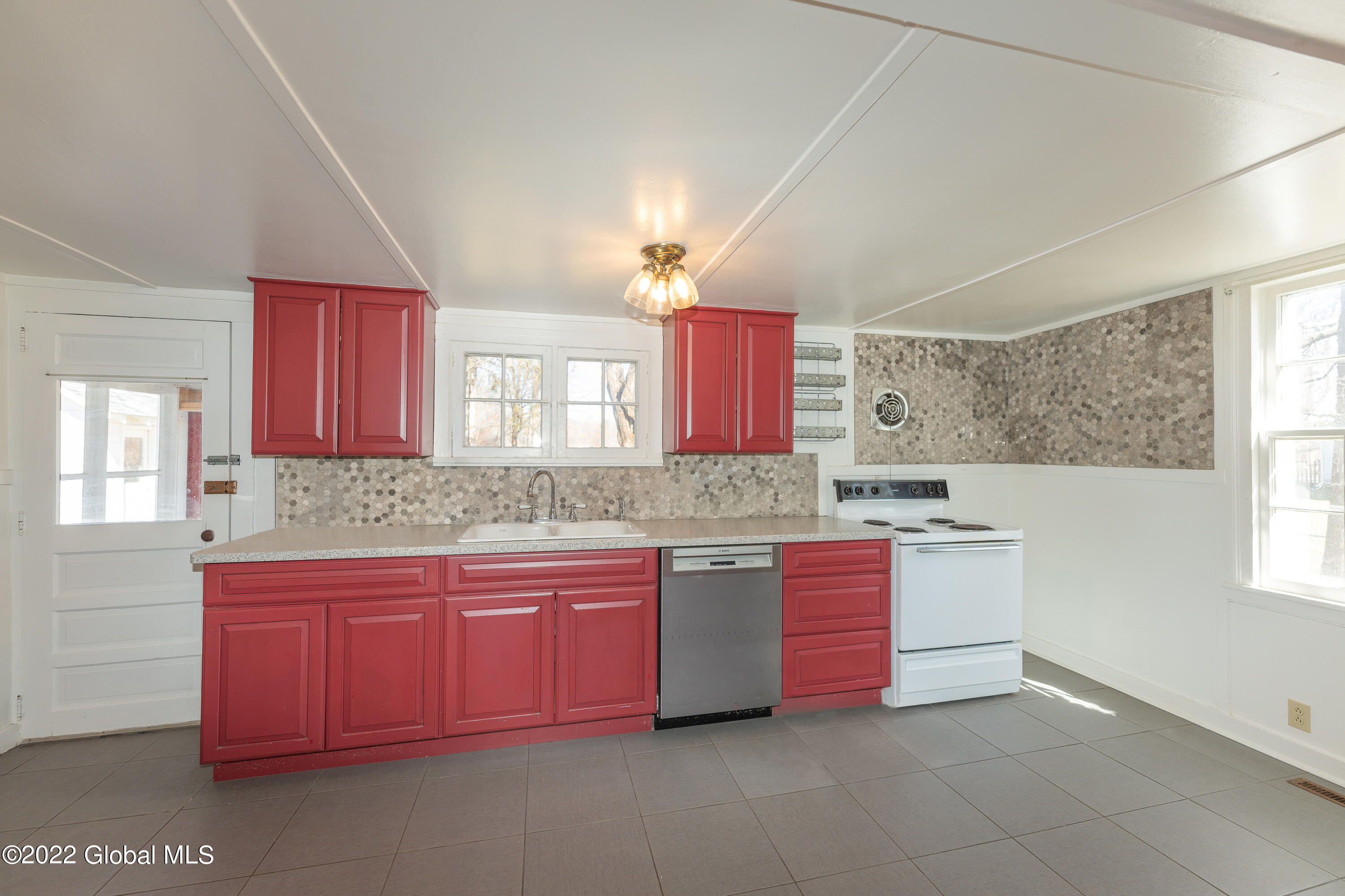 780 Charlton Road Ballston, NY 12019 - Photo 6 of 17 e13d27ce8bb184ec64ec5e54e510e6a2d7408879