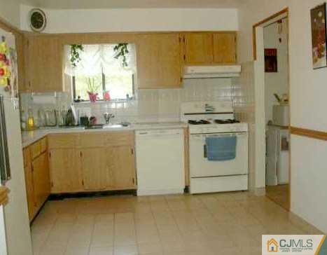 5107 Hana Road Edison, NJ 08817 - Photo 4 of 8