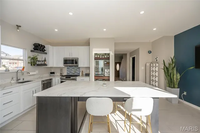 $369,000 | 4222 Delmar Boulevard, St. Louis, MO 63108