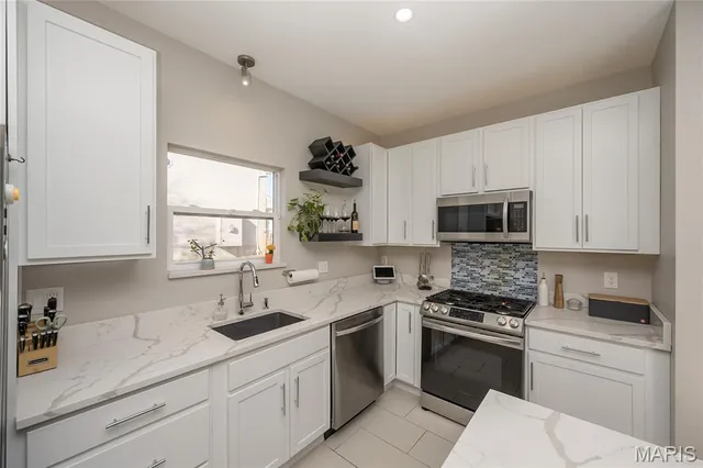 $369,000 | 4222 Delmar Boulevard, St. Louis, MO 63108