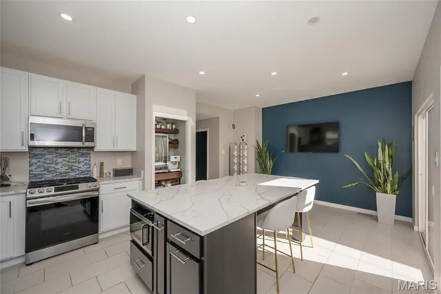 $369,000 | 4222 Delmar Boulevard, St. Louis, MO 63108