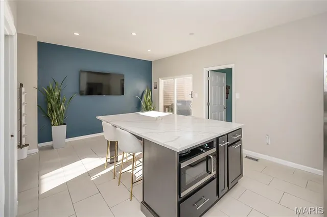 $369,000 | 4222 Delmar Boulevard, St. Louis, MO 63108