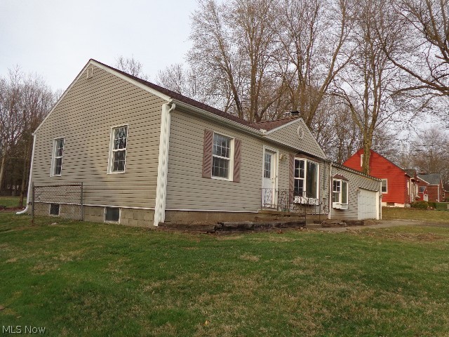 1041 Stump Road Akron, OH 44319 - Photo 2 of 23 Side view