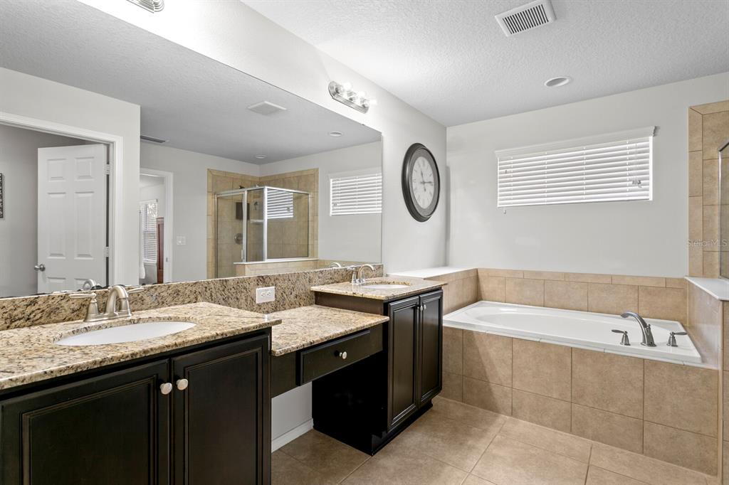 2839 Maple Brook Loop Lutz, FL 33558 - Photo 30 of 61