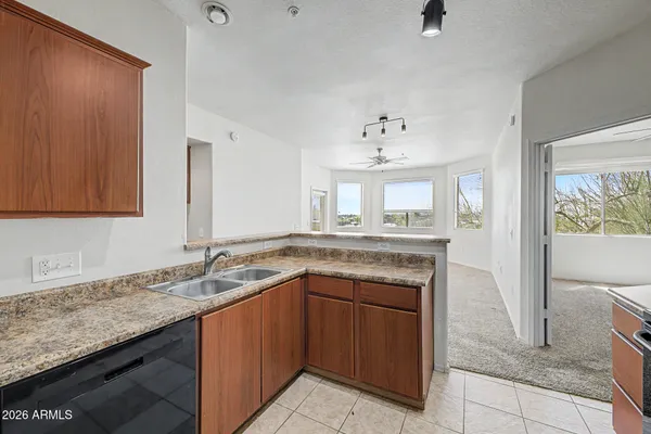 $299,000 | 9820 North Central Avenue, Unit 132, Phoenix, AZ 85020