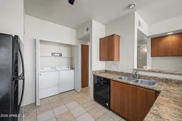 $299,000 | 9820 North Central Avenue, Unit 132, Phoenix, AZ 85020