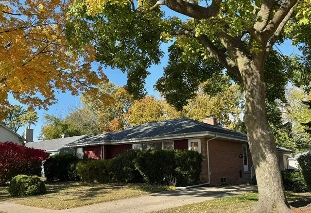 $399,000 | 714 East Thacker Street, Des Plaines, IL 60016