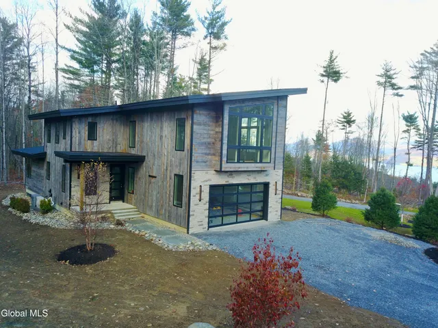 $1,900,000 | 11 South Eagle Ridge, Diamond Point, NY 12824