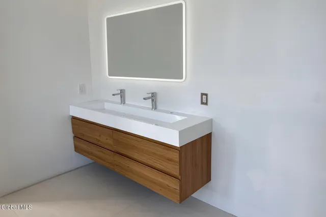 $1,900,000 | 11 South Eagle Ridge, Diamond Point, NY 12824