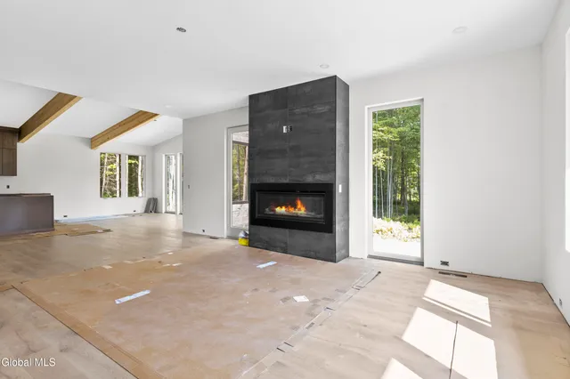 $1,900,000 | 11 South Eagle Ridge, Diamond Point, NY 12824