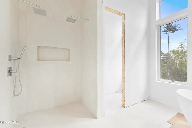 $1,900,000 | 11 South Eagle Ridge, Diamond Point, NY 12824