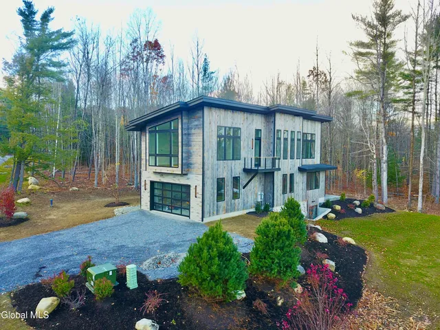 $1,900,000 | 11 South Eagle Ridge, Diamond Point, NY 12824