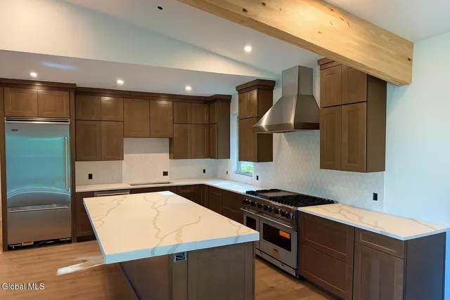 $1,900,000 | 11 South Eagle Ridge, Diamond Point, NY 12824