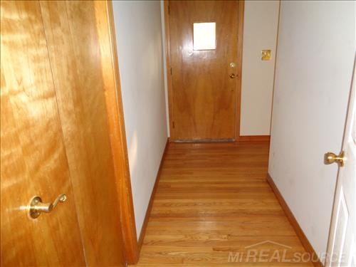 51221 Shelby Road Utica, MI 48316 - Photo 4 of 14