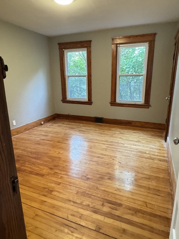 35 Standish Street Worcester, MA 01604 - Photo 4 of 11