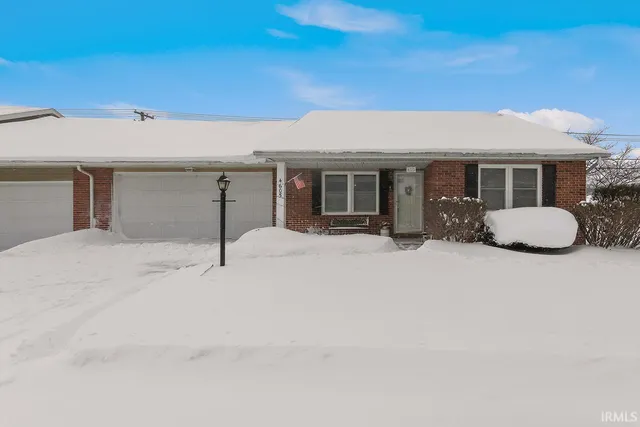 $277,900 | 4605 Rivers Edge Drive, Mishawaka, IN 46544