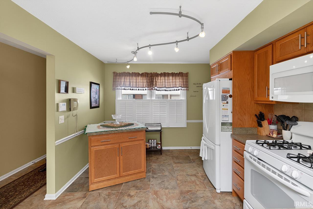 4605 Rivers Edge Drive Mishawaka, IN 46544 - Photo 4 of 23