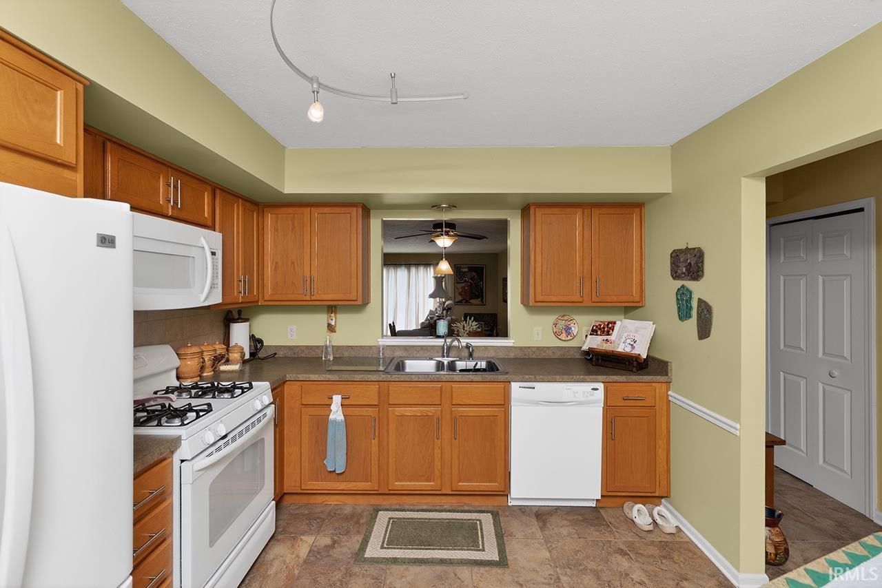 4605 Rivers Edge Drive Mishawaka, IN 46544 - Photo 6 of 23