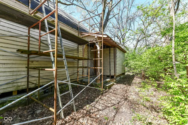 $125,000 | 324 East Burgess Avenue, Indianapolis, IN 46219