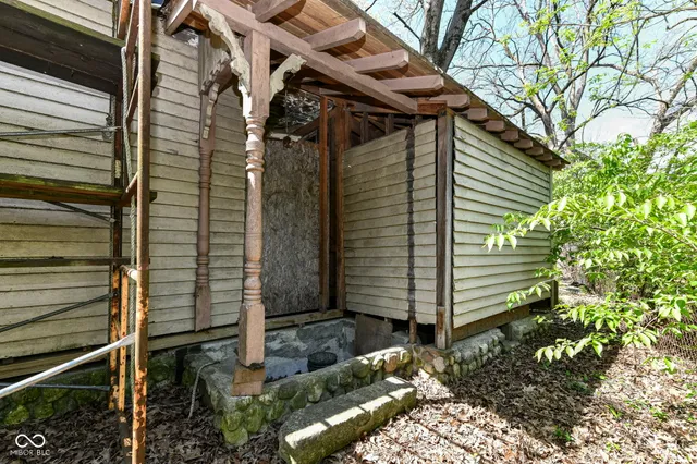 $125,000 | 324 East Burgess Avenue, Indianapolis, IN 46219