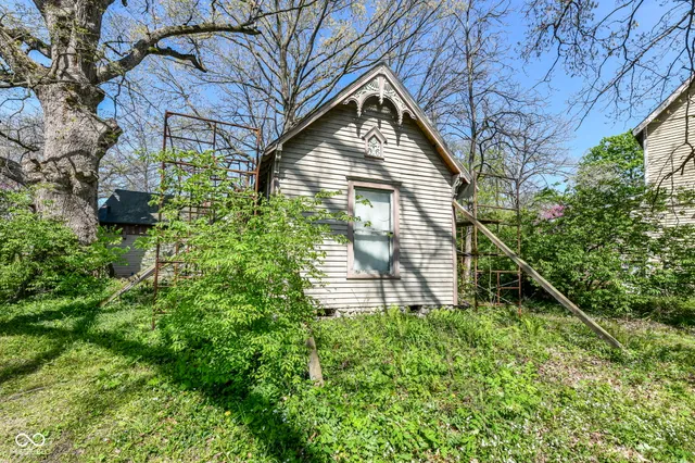 $125,000 | 324 East Burgess Avenue, Indianapolis, IN 46219