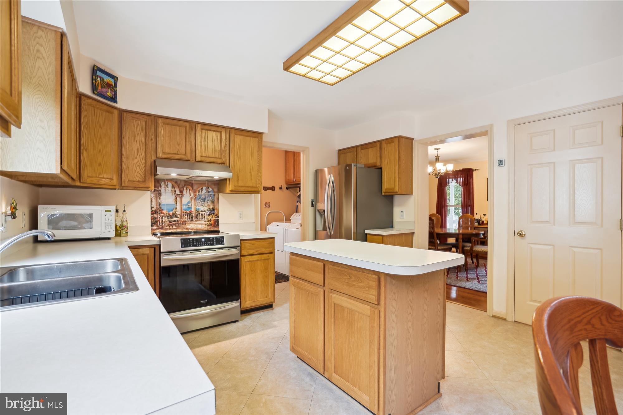 8716 Redman Street Springfield, VA 22153 - Photo 12 of 59 Kitchen