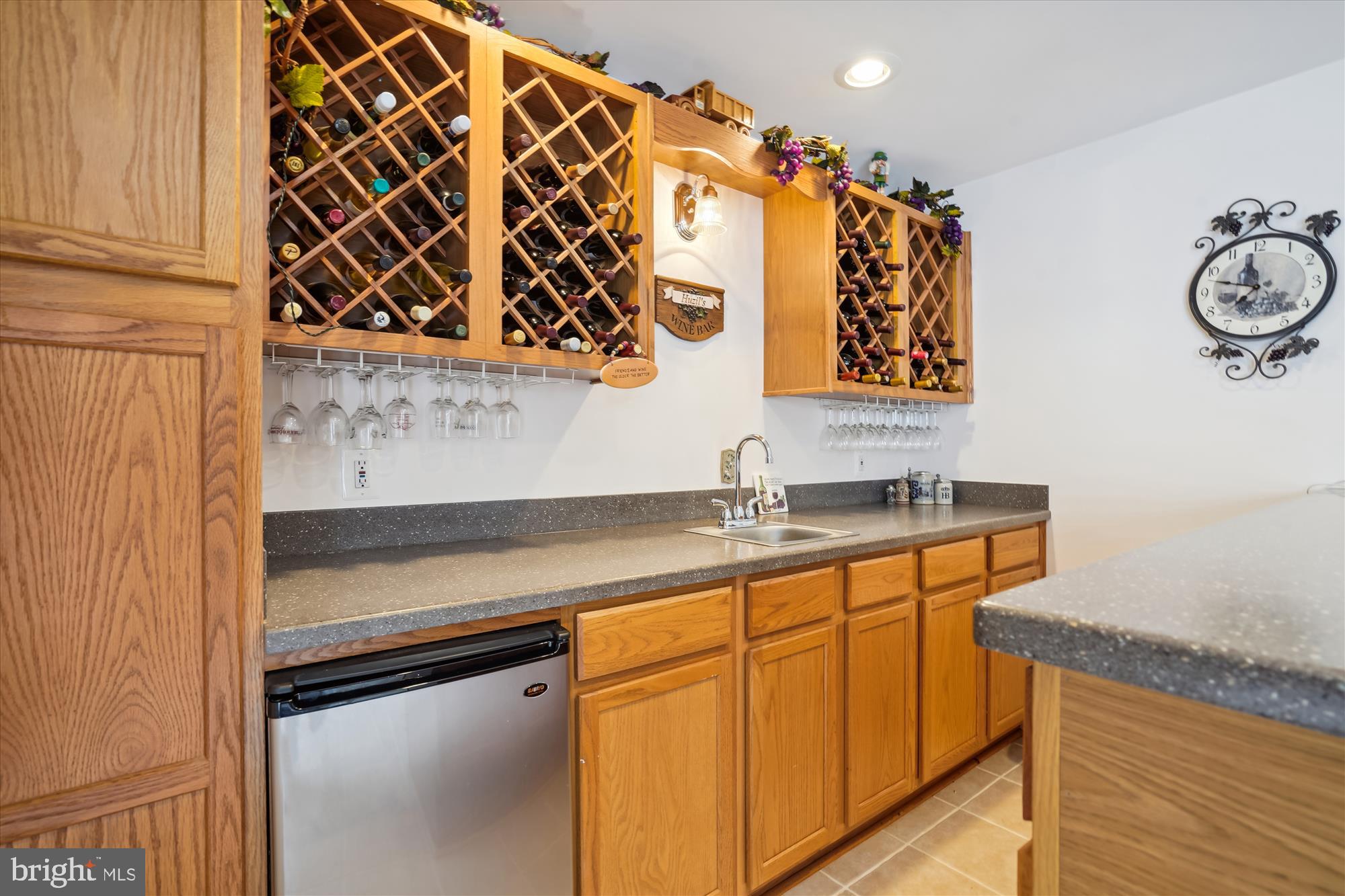 8716 Redman Street Springfield, VA 22153 - Photo 44 of 59 Bar