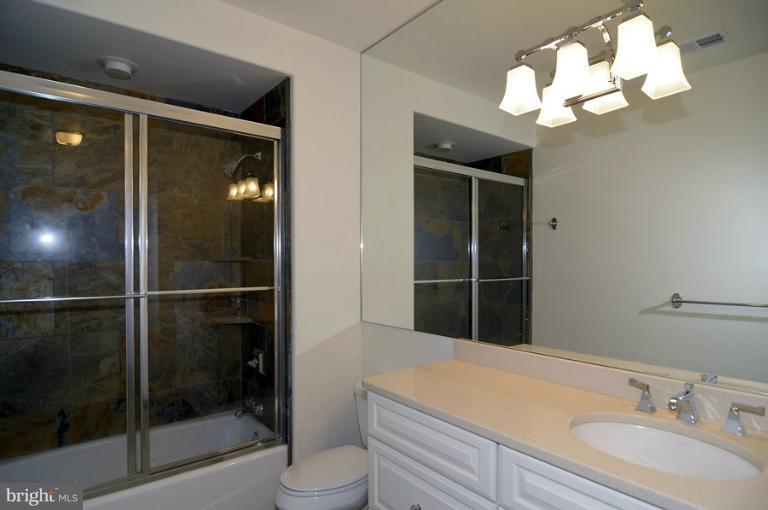 8215 Custer Road Bethesda, MD 20817 - Photo 11 of 30 Bath