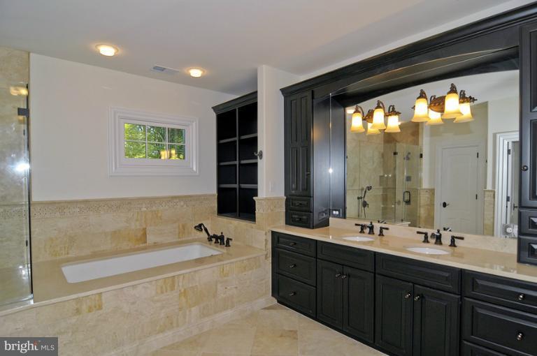 8215 Custer Road Bethesda, MD 20817 - Photo 17 of 30 Bath (Master)