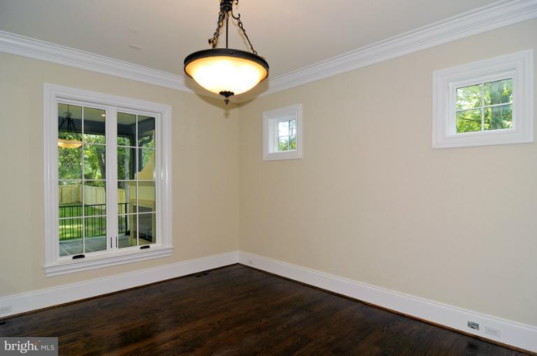 8215 Custer Road Bethesda, MD 20817 - Photo 3 of 30 Interior (General)