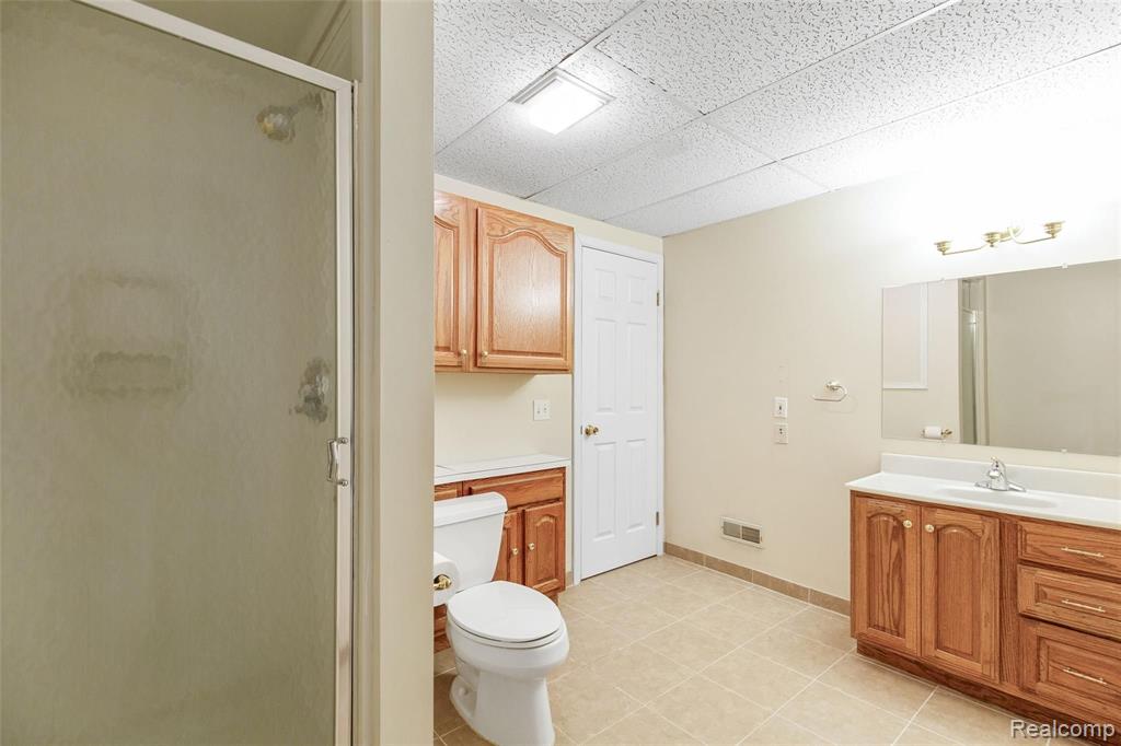 3327 Fairgrove Terrace Rochester Hills, MI 48309 - Photo 39 of 55