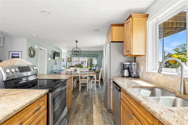 $4,800 | 26 Walcott Avenue, Narragansett, RI 02882