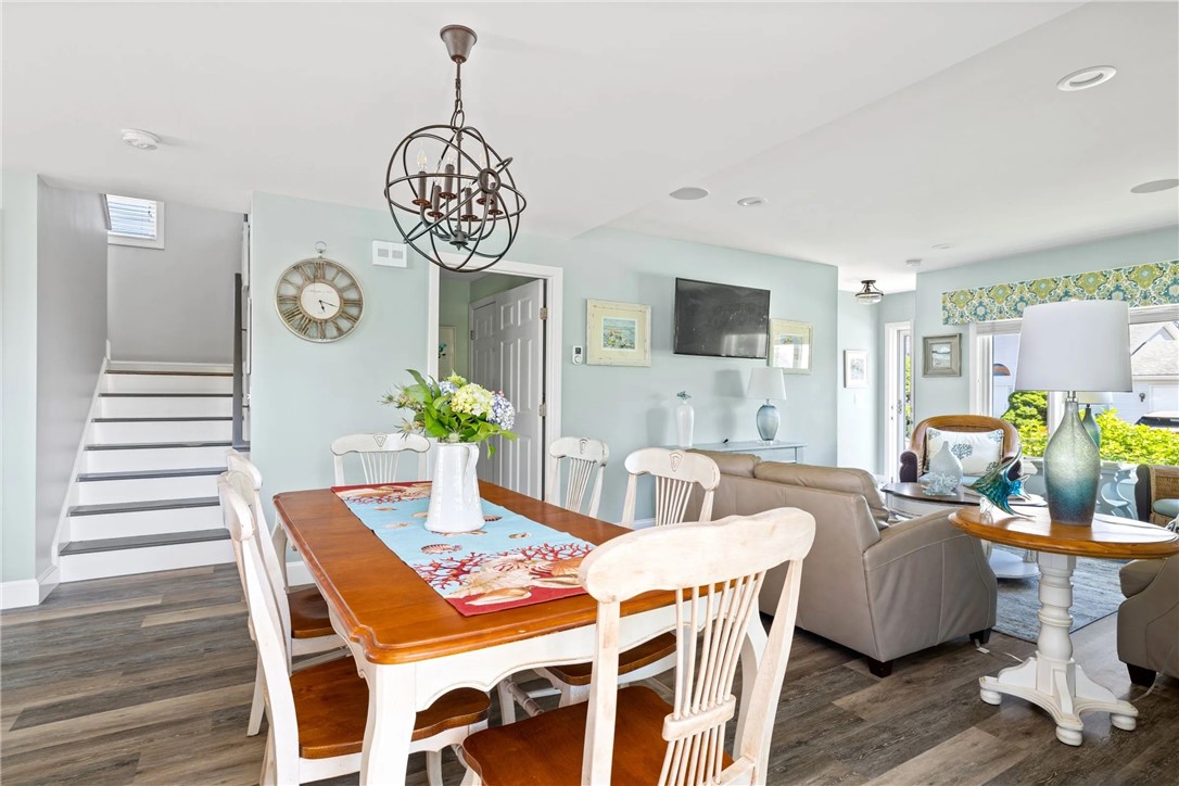 26 Walcott Avenue Narragansett, RI 02882 - Photo 10 of 27