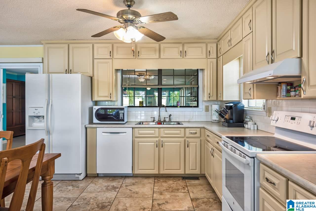 590 Cove Road Wilsonville, AL 35186 - Photo 5 of 37