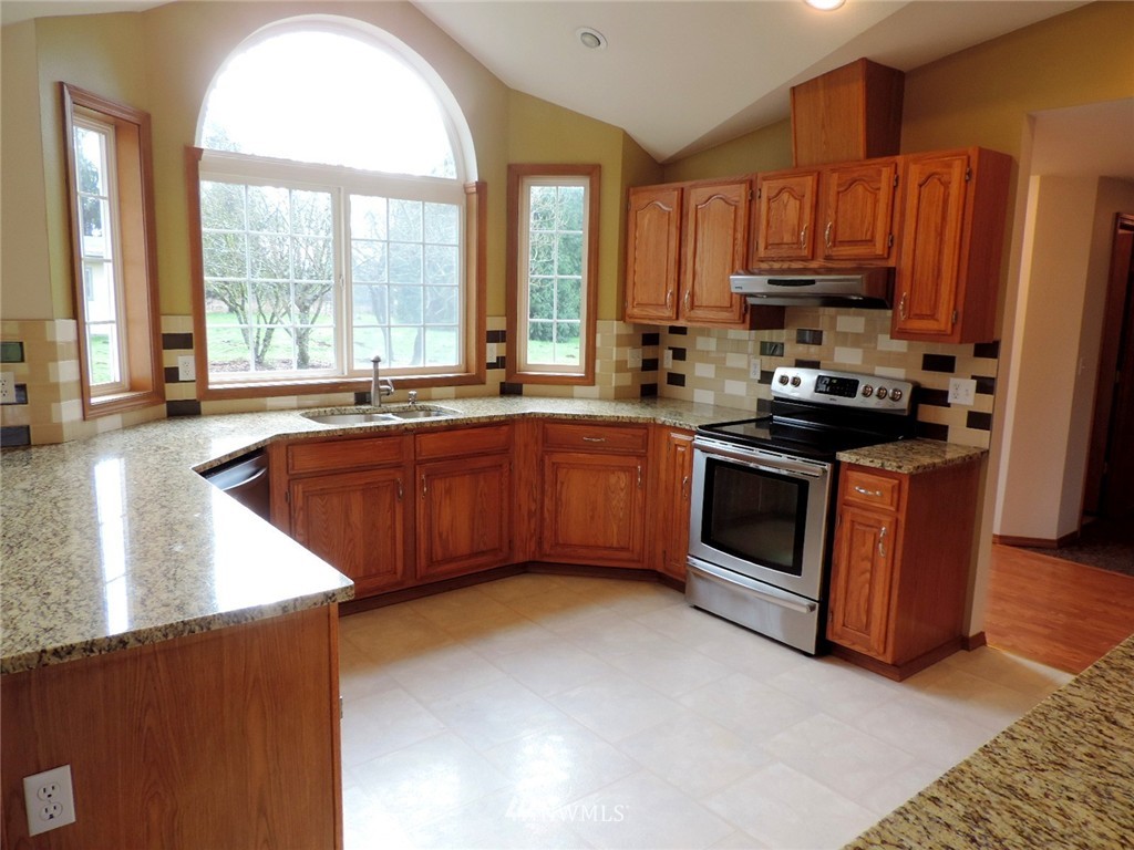 9419 Gastaeson Lane Southwest Rochester, WA 98579 - Photo 2 of 20