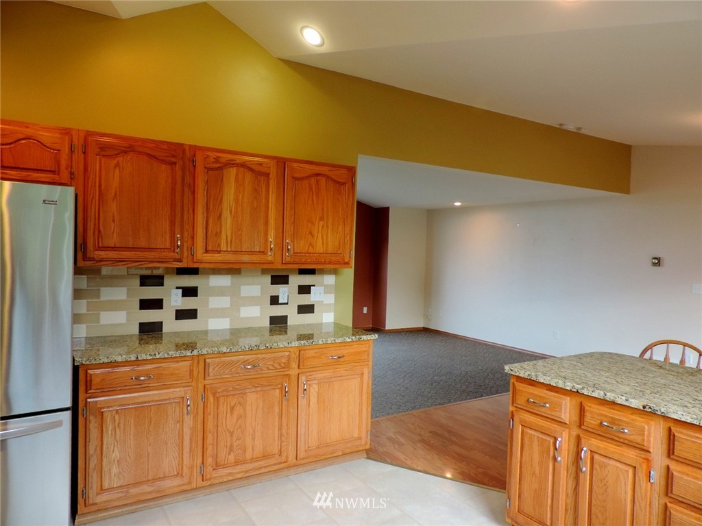 9419 Gastaeson Lane Southwest Rochester, WA 98579 - Photo 3 of 20
