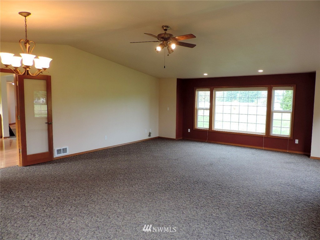 9419 Gastaeson Lane Southwest Rochester, WA 98579 - Photo 6 of 20