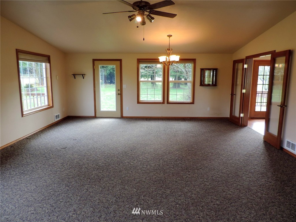9419 Gastaeson Lane Southwest Rochester, WA 98579 - Photo 7 of 20