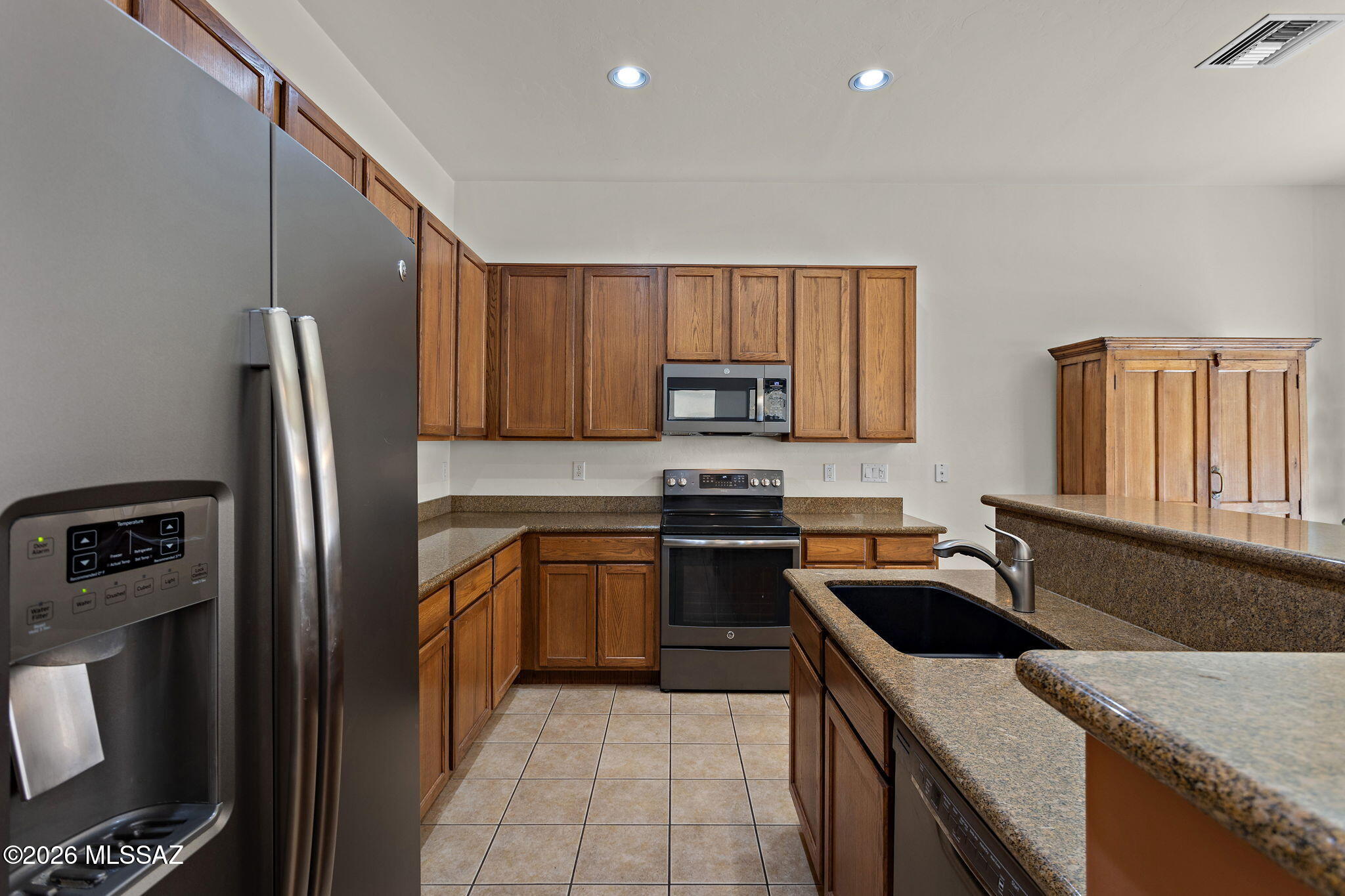 470 East Cedarvale Road Tucson, AZ 85704 - Photo 8 of 35
