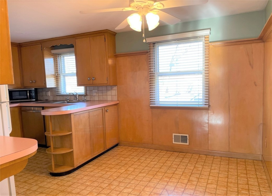 100 Thrush Road Warwick, RI 02886 - Photo 26 of 32 Gallery Image 26