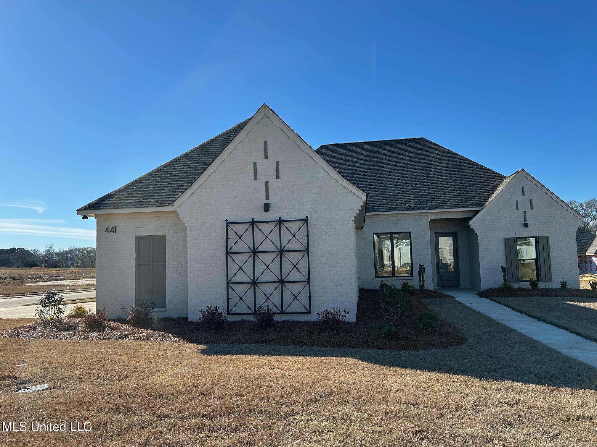 441 Aurora Circle Canton, MS 39046 - Photo 2 of 2 IMG_9339