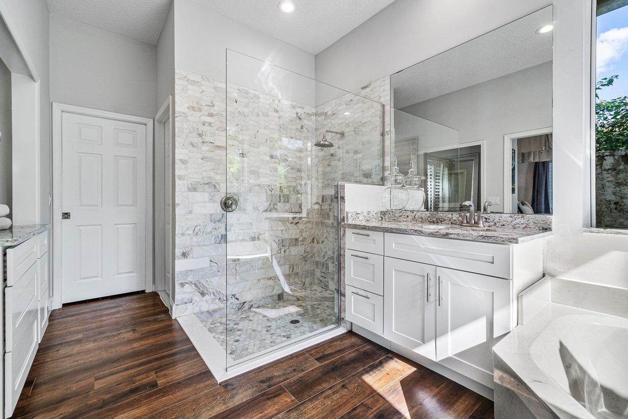 706 Warren Drive Jupiter, FL 33458 - Photo 17 of 36 018-706WarrenDrive-Jupiter-FL-33458-SMAL