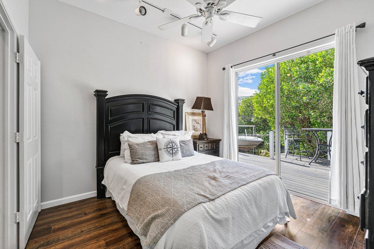 706 Warren Drive Jupiter, FL 33458 - Photo 18 of 36 019-706WarrenDrive-Jupiter-FL-33458-SMAL