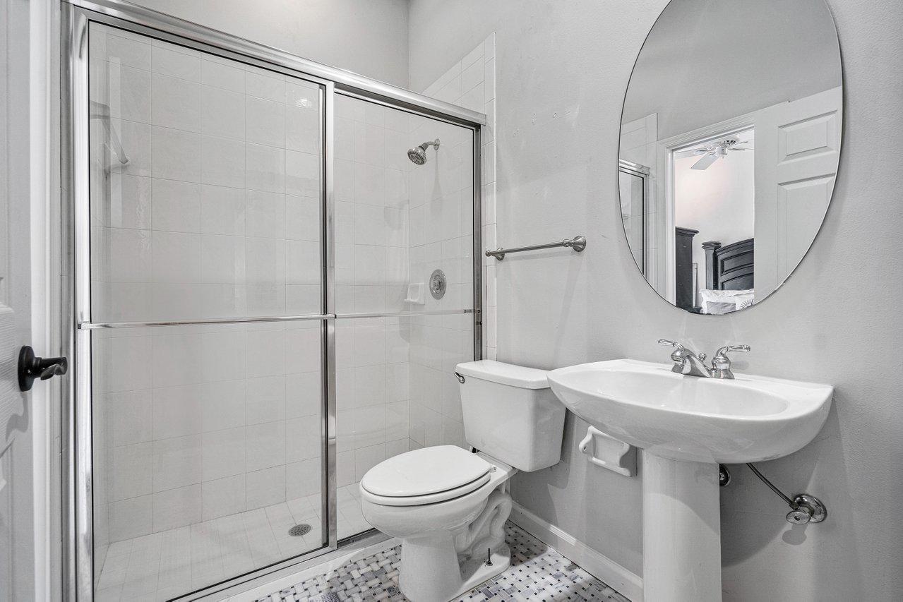 706 Warren Drive Jupiter, FL 33458 - Photo 19 of 36 020-706WarrenDrive-Jupiter-FL-33458-SMAL