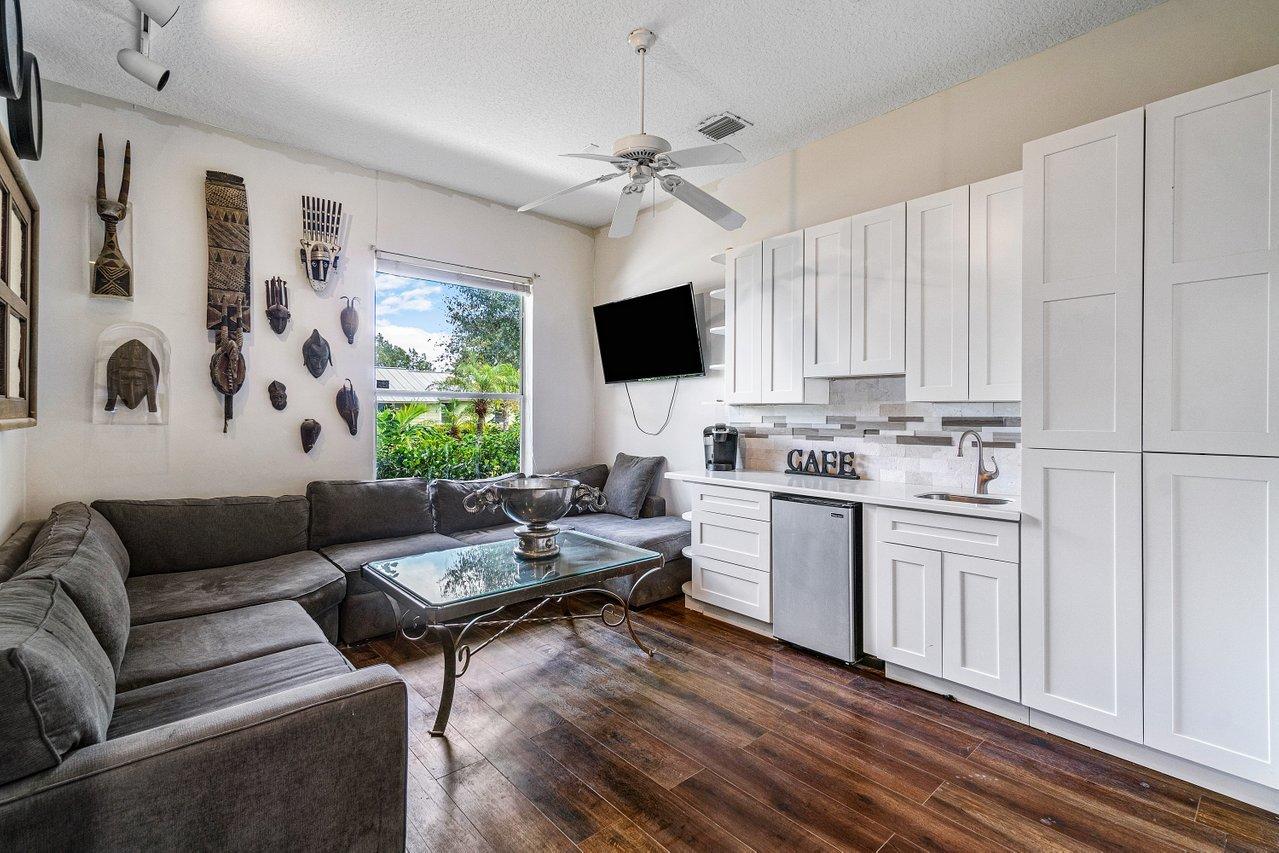 706 Warren Drive Jupiter, FL 33458 - Photo 22 of 36 023-706WarrenDrive-Jupiter-FL-33458-SMAL