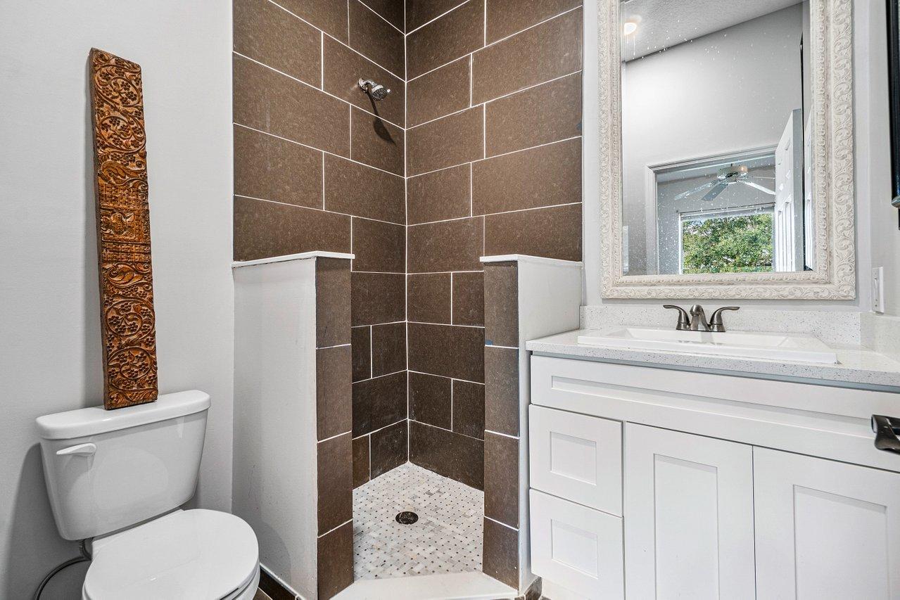 706 Warren Drive Jupiter, FL 33458 - Photo 23 of 36 024-706WarrenDrive-Jupiter-FL-33458-SMAL