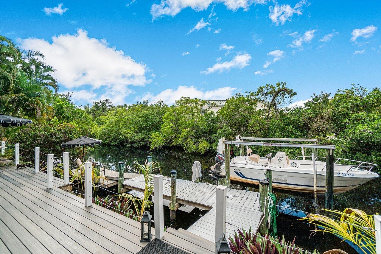 706 Warren Drive Jupiter, FL 33458 - Photo 27 of 36 028-706WarrenDrive-Jupiter-FL-33458-SMAL