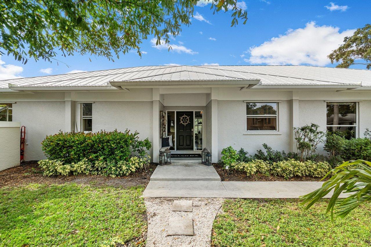 706 Warren Drive Jupiter, FL 33458 - Photo 3 of 36 004-706WarrenDrive-Jupiter-FL-33458-SMAL