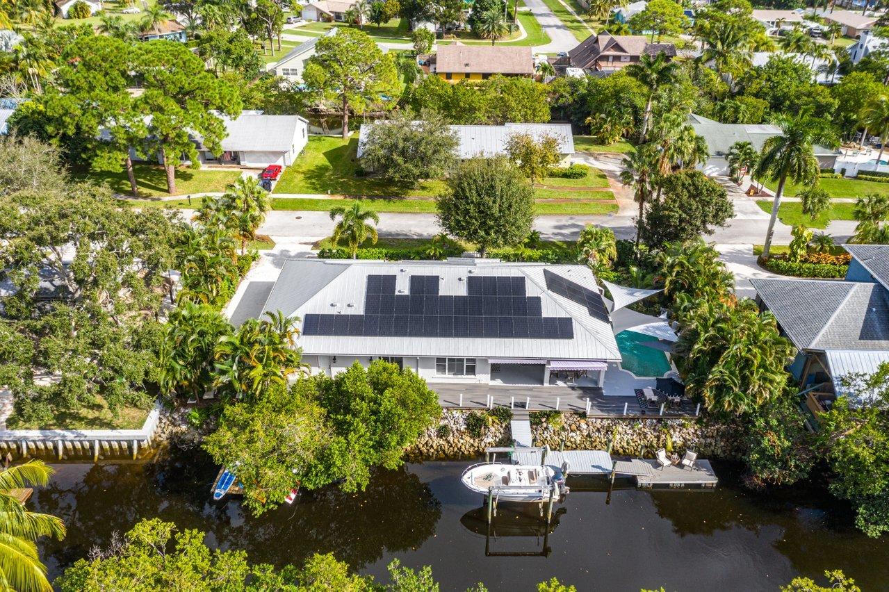 706 Warren Drive Jupiter, FL 33458 - Photo 31 of 36 032-706WarrenDrive-Jupiter-FL-33458-SMAL